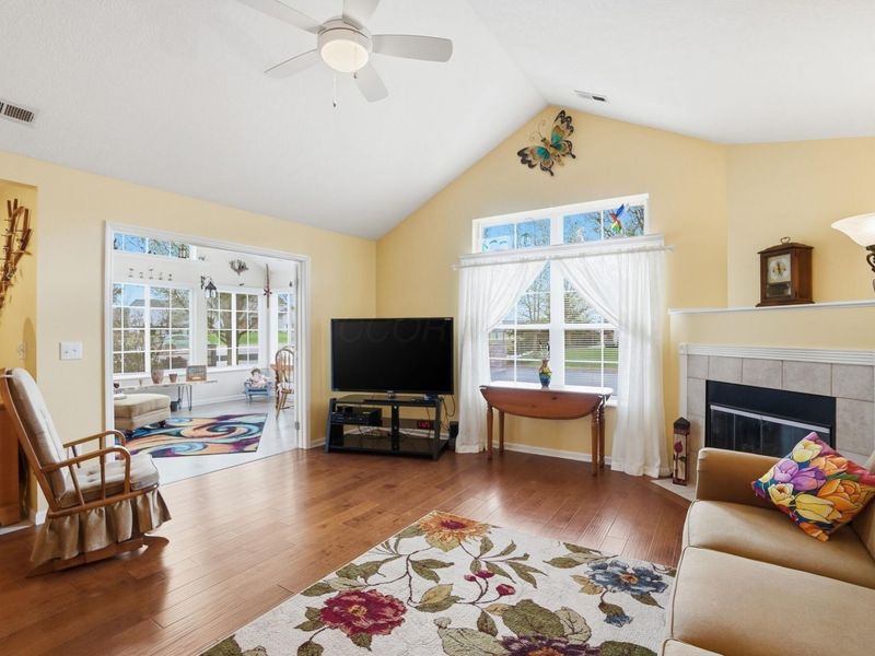 5283 Hayden Woods Lane, Hilliard, OH 43026 Photo 4