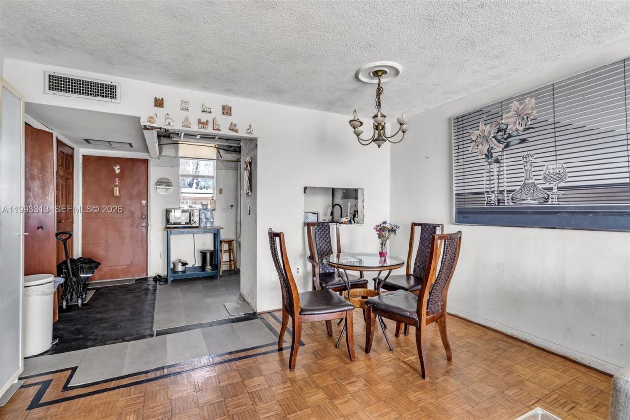 3010 Marcos Dr , Unit R308, Aventura, FL 33160 Photo