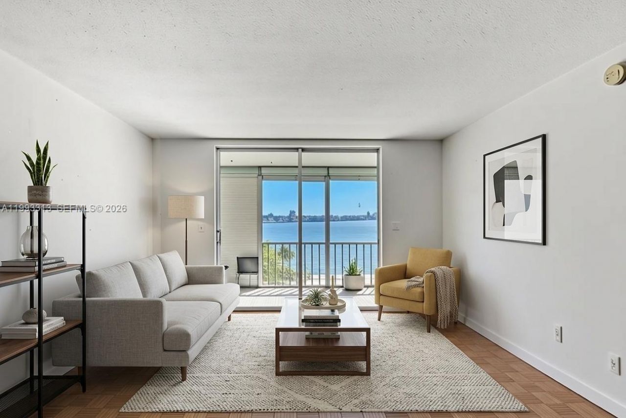 3010 Marcos Dr , Unit R308, Aventura, FL 33160 Photo