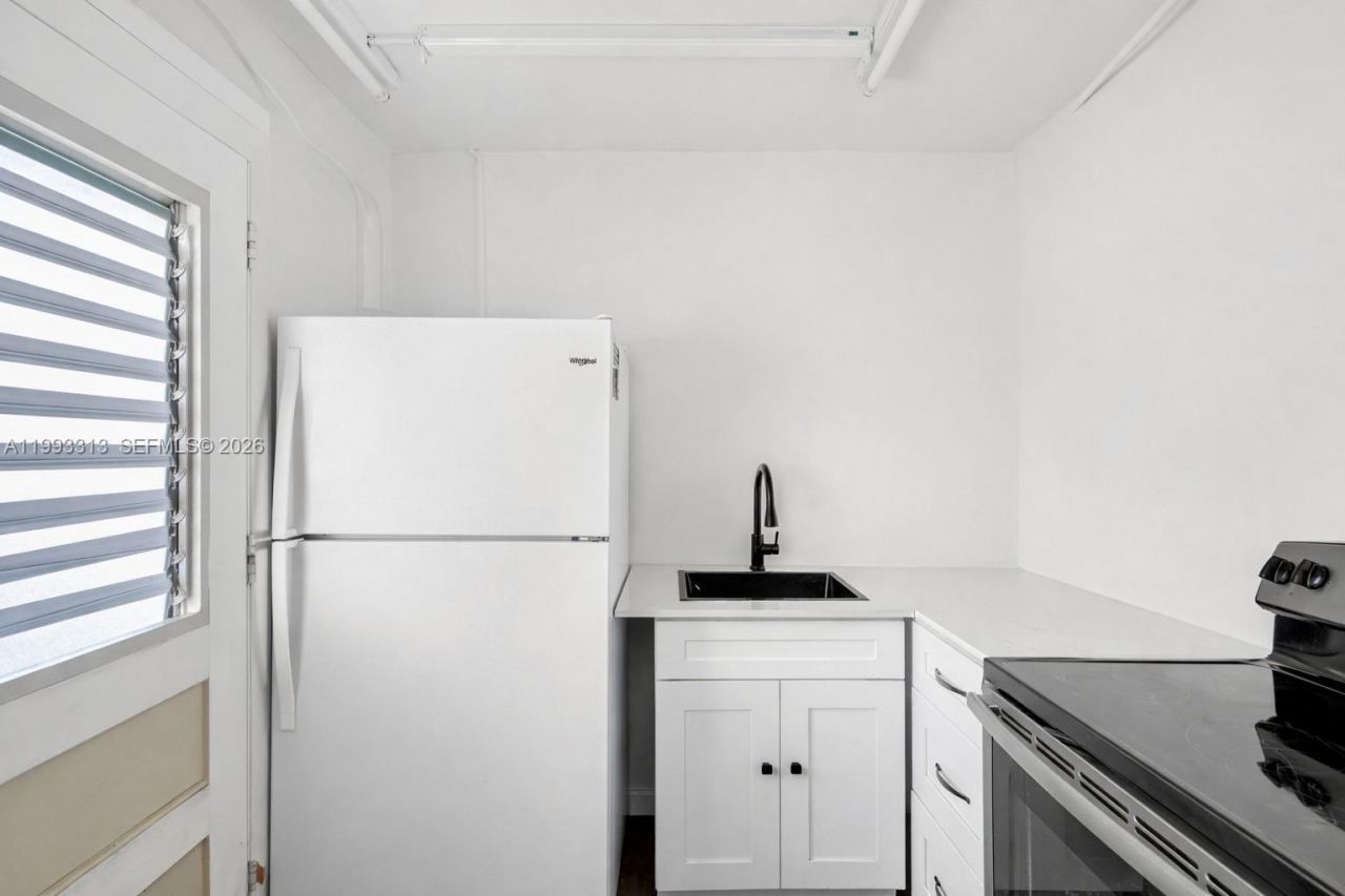 3010 Marcos Dr , Unit R308, Aventura, FL 33160 Photo