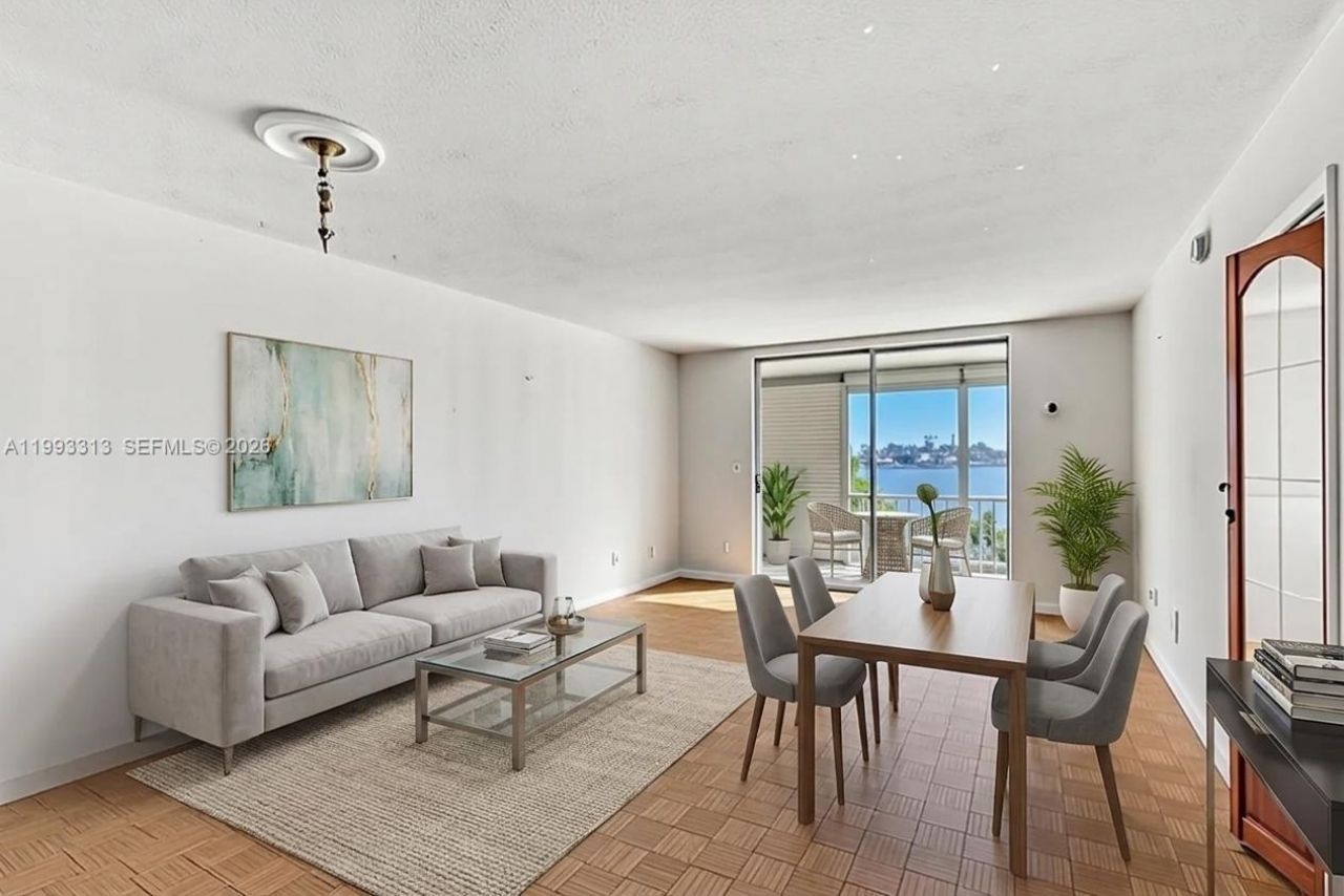 3010 Marcos Dr , Unit R308, Aventura, FL 33160 Photo