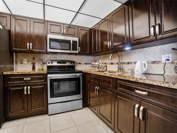 1625 NW 80th Ave, Unit D, Margate, FL 33063