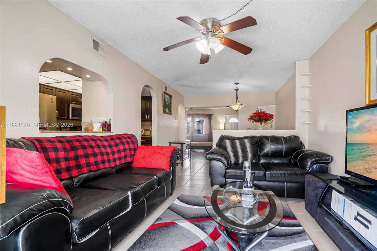 1625 NW 80th Ave , Unit D, Margate, FL 33063 Photo