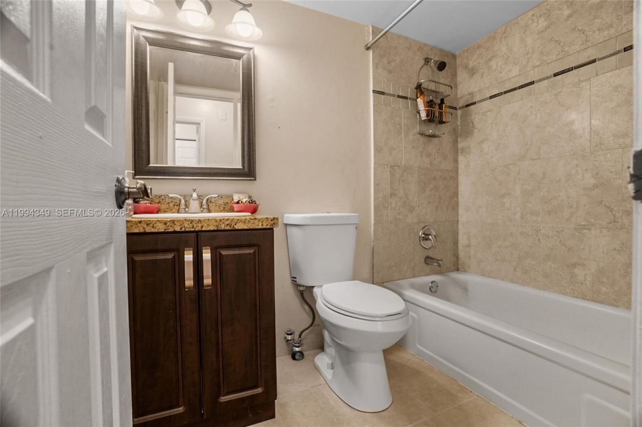 1625 NW 80th Ave , Unit D, Margate, FL 33063 Photo