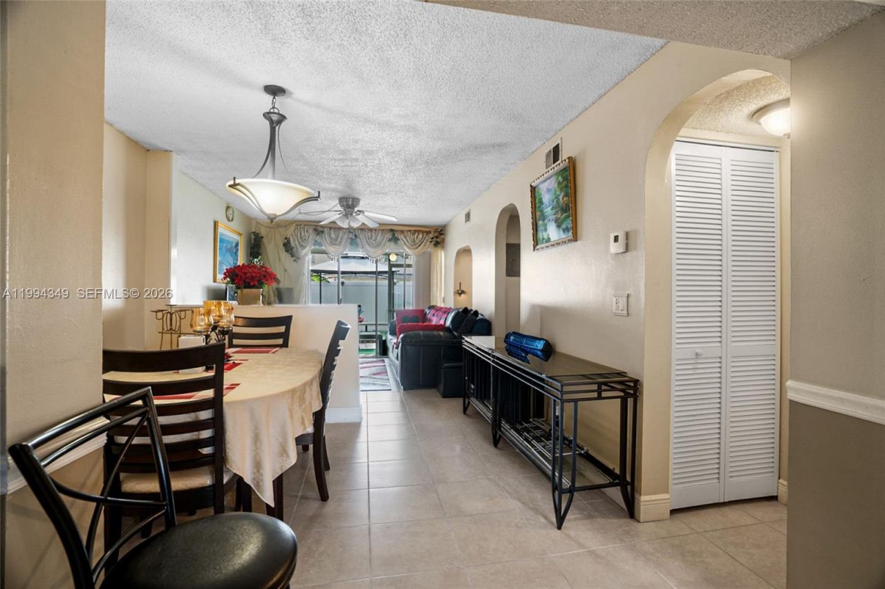 1625 NW 80th Ave , Unit D, Margate, FL 33063 Photo