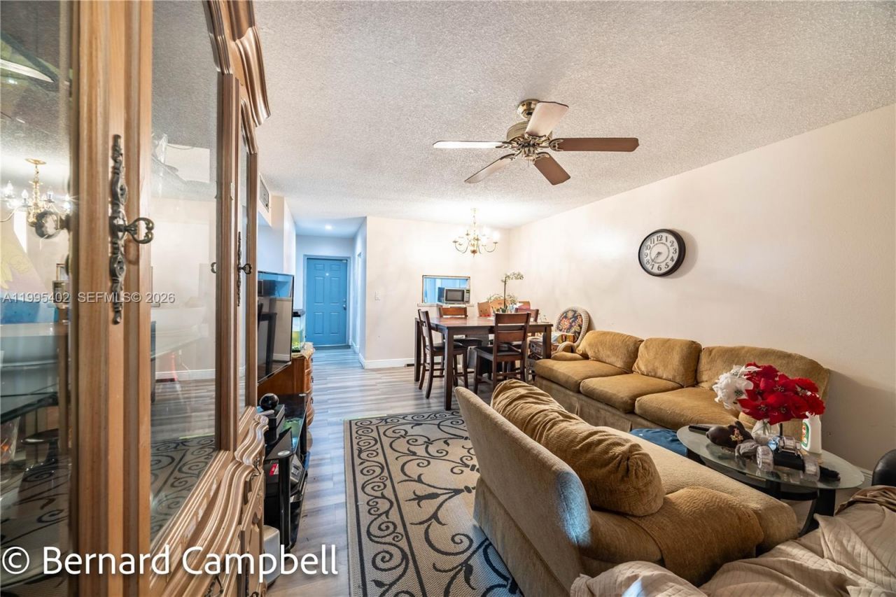 3506 NW 49th Ave, Unit 614, Lauderdale Lakes, FL 33319 Photo