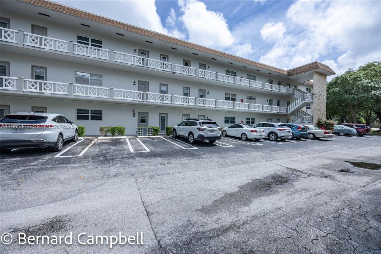 3506 NW 49th Ave, Unit 614, Lauderdale Lakes, FL 33319 Photo