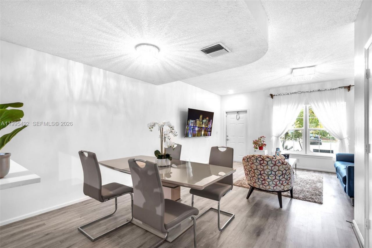 9925 NW 57th Mnr, Coral Springs, FL 33076 Photo