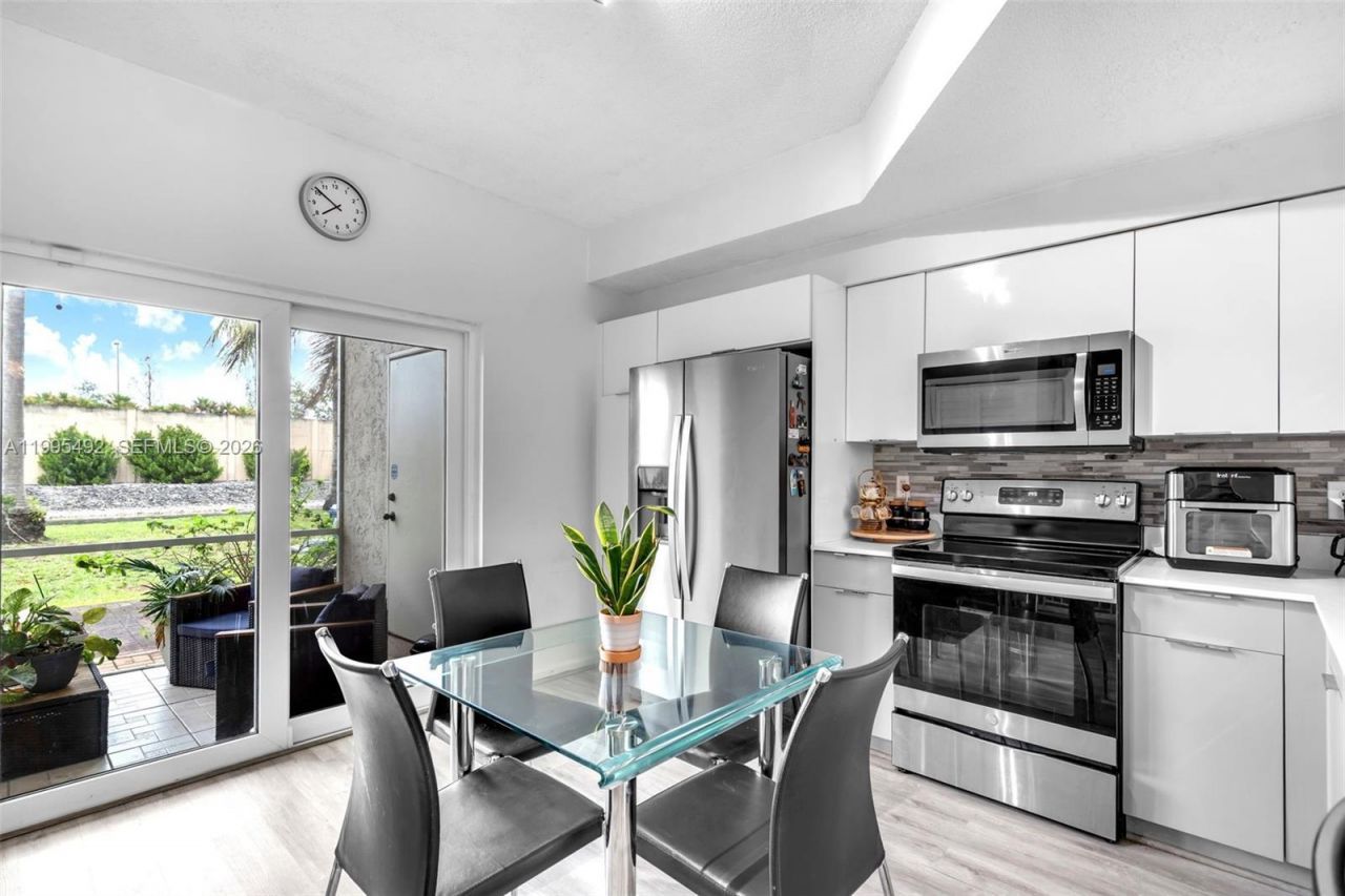 9925 NW 57th Mnr, Coral Springs, FL 33076 Photo