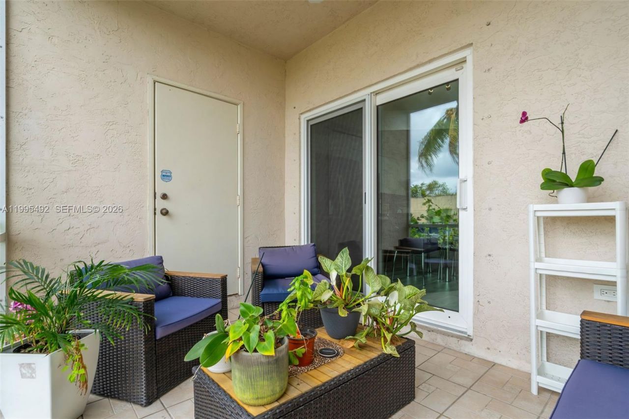 9925 NW 57th Mnr, Coral Springs, FL 33076 Photo