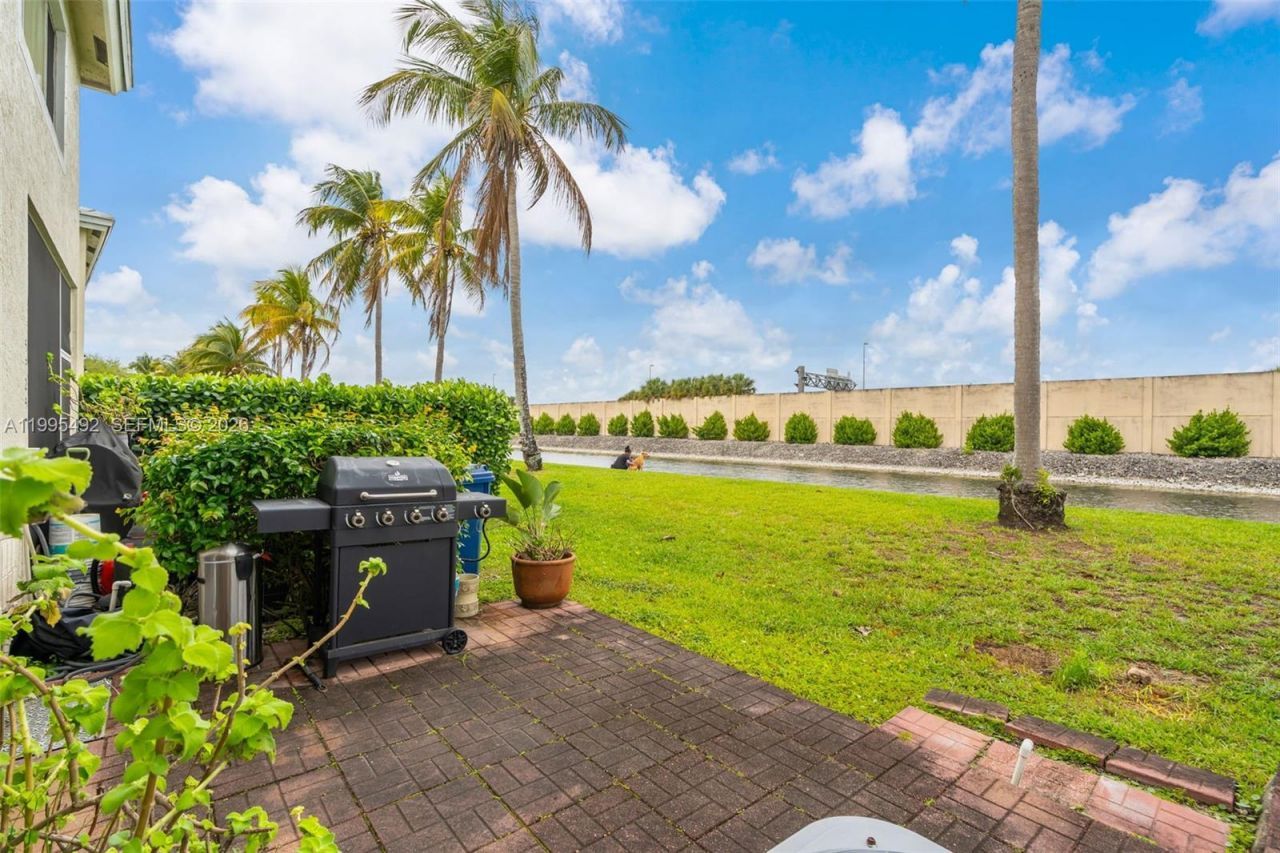 9925 NW 57th Mnr, Coral Springs, FL 33076 Photo