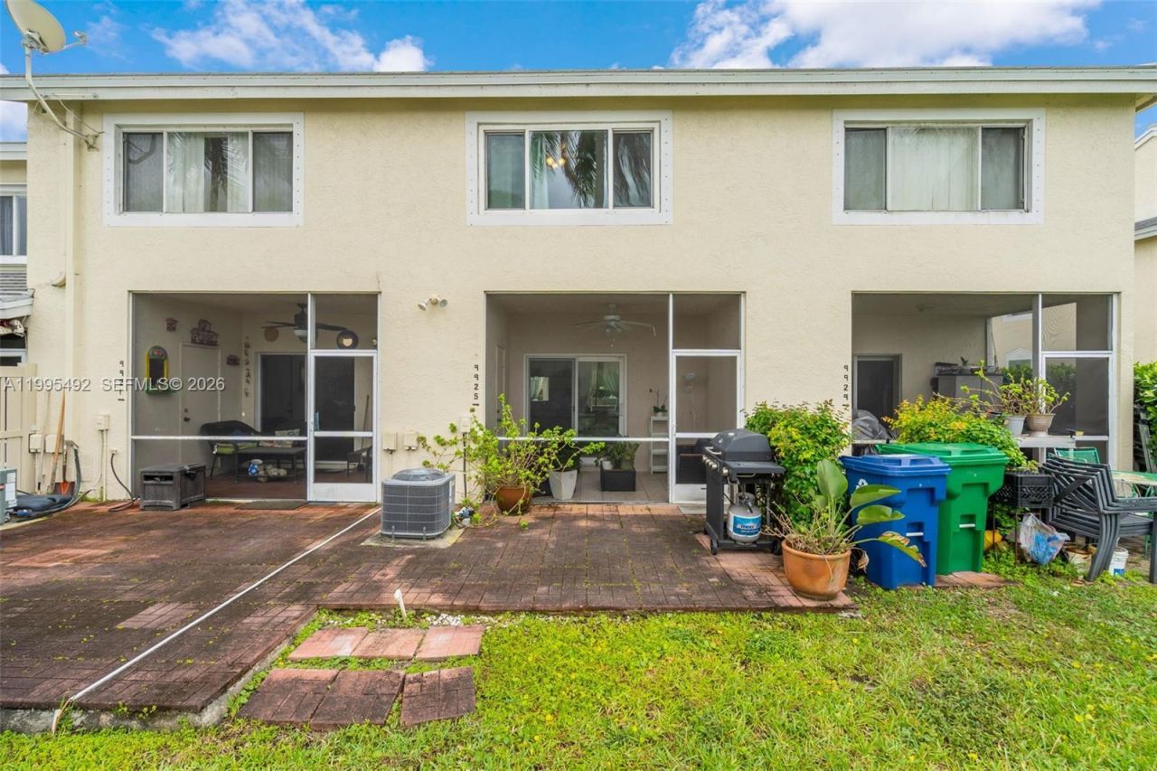 9925 NW 57th Mnr, Coral Springs, FL 33076 Photo