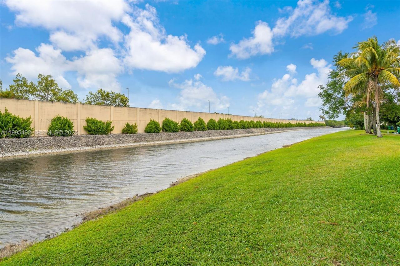 9925 NW 57th Mnr, Coral Springs, FL 33076 Photo