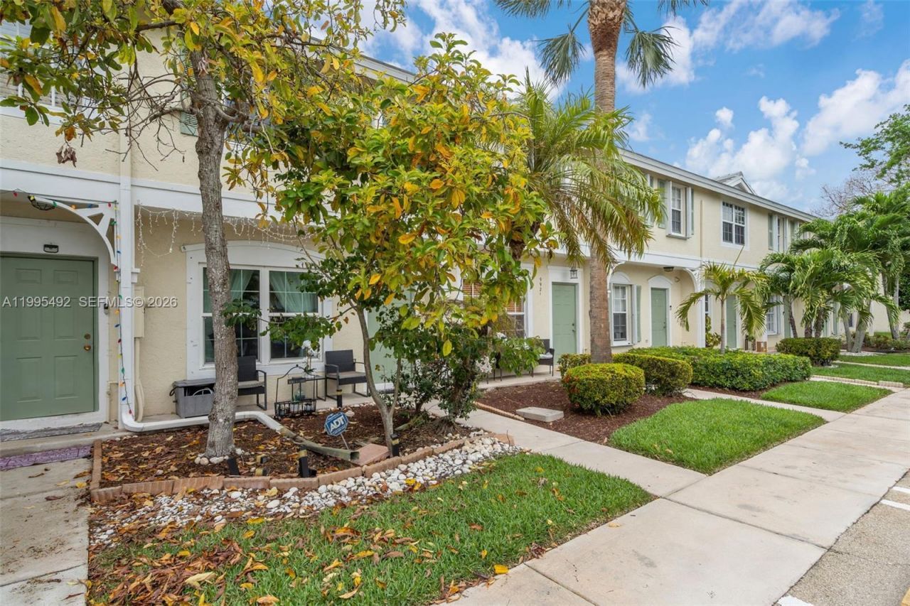 9925 NW 57th Mnr, Coral Springs, FL 33076 Photo