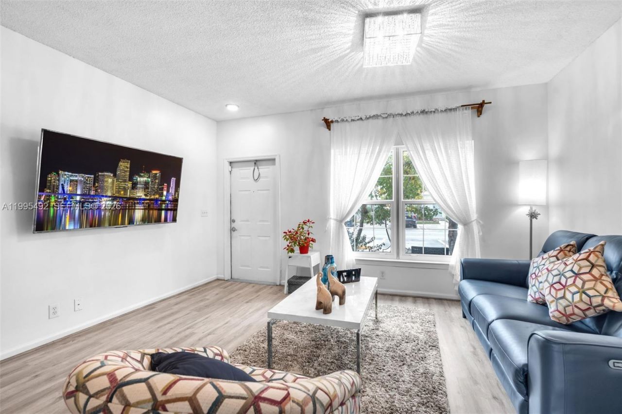 9925 NW 57th Mnr, Coral Springs, FL 33076 Photo