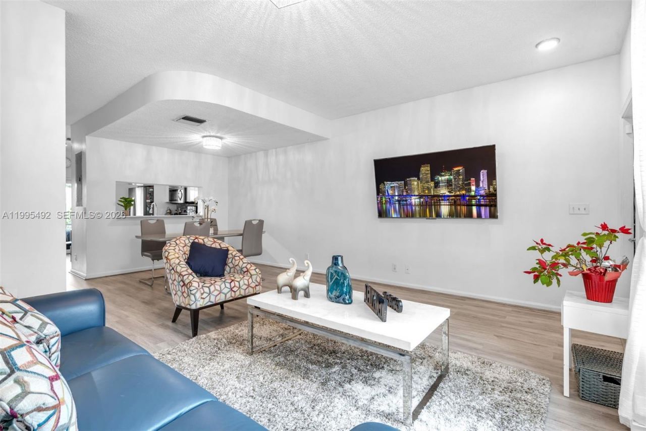 9925 NW 57th Mnr, Coral Springs, FL 33076 Photo