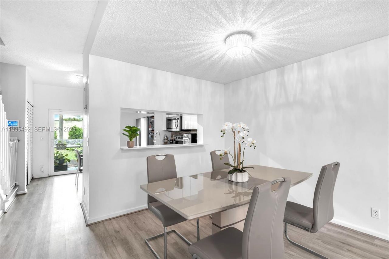 9925 NW 57th Mnr, Coral Springs, FL 33076 Photo