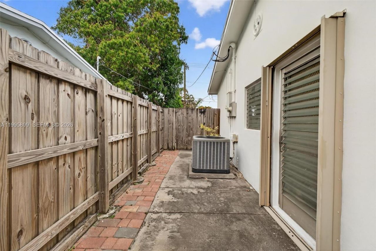 1419 Harding St , Hollywood, FL 33020 Photo