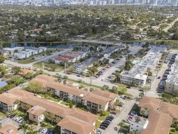 17050 NE 14th Ave, Unit 315, Miami, FL 33162
