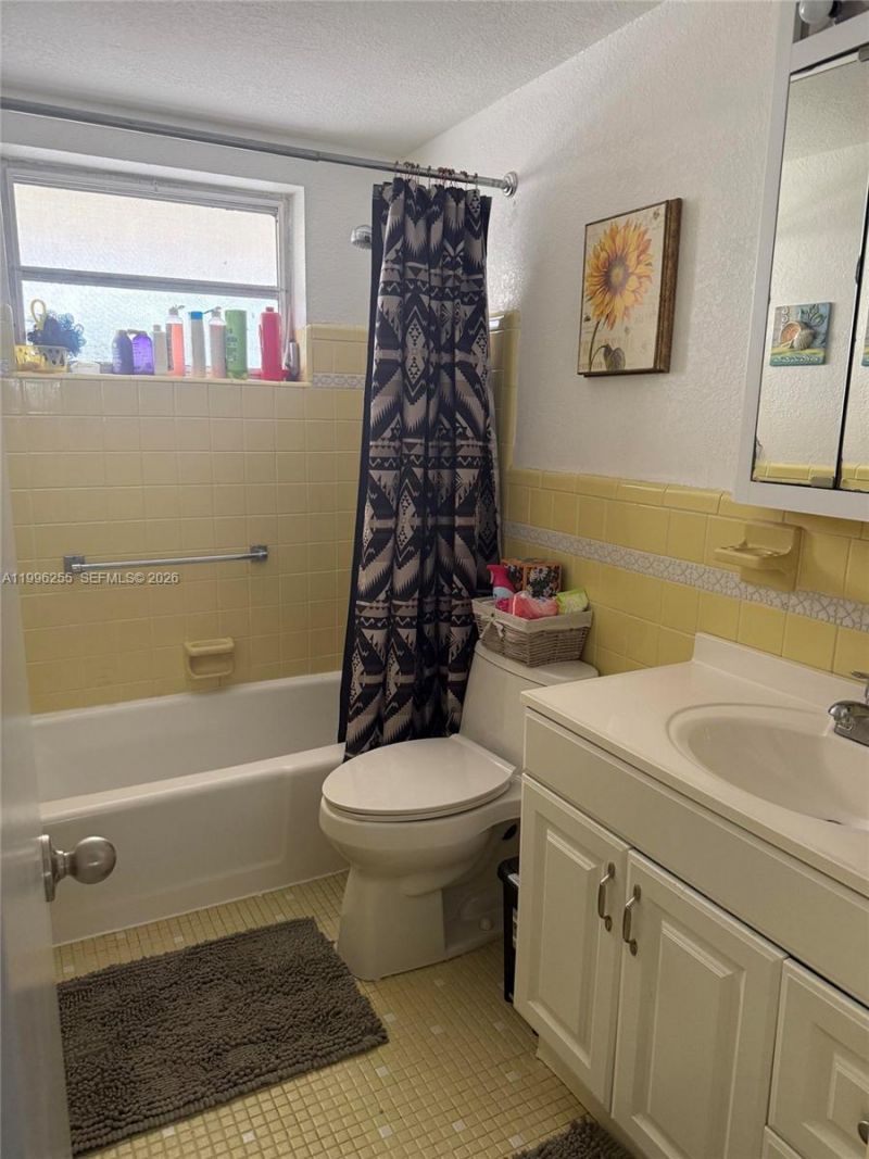 17050 NE 14th Ave, Unit 315, Miami, FL 33162 Photo