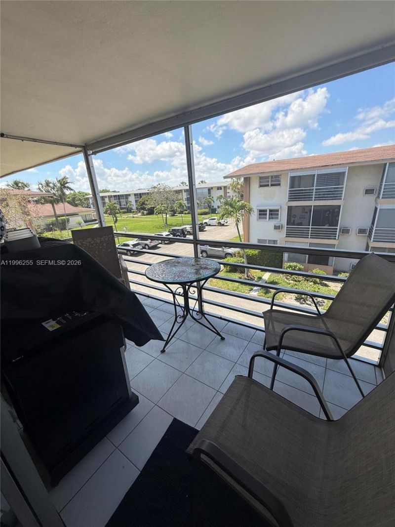 17050 NE 14th Ave, Unit 315, Miami, FL 33162 Photo