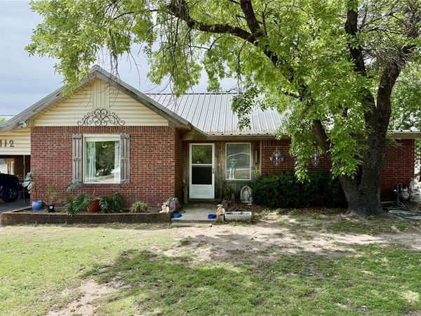 112 E Hoard Street, Hamilton, TX 76531