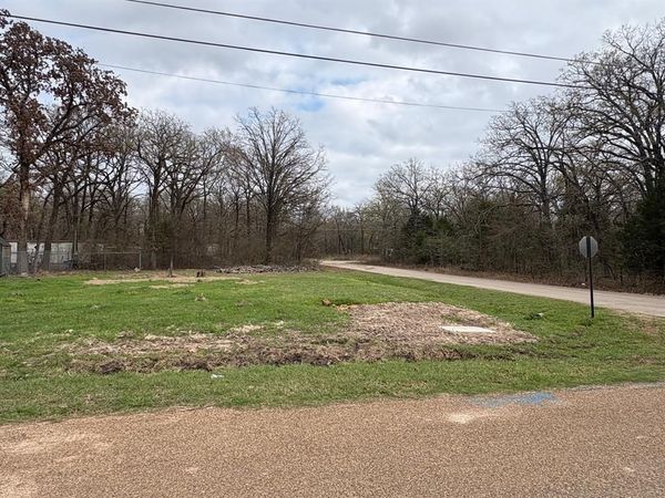 145 Kanawka Road, Mabank, TX 75156