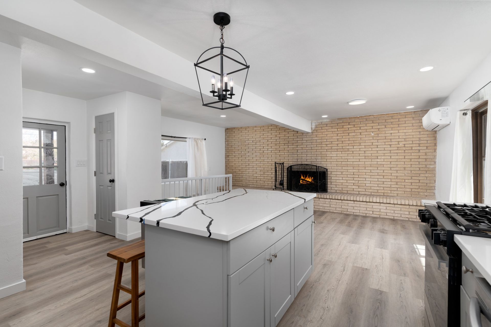 1614 W Alameda Street, Santa Fe, NM 87501 Main Photo