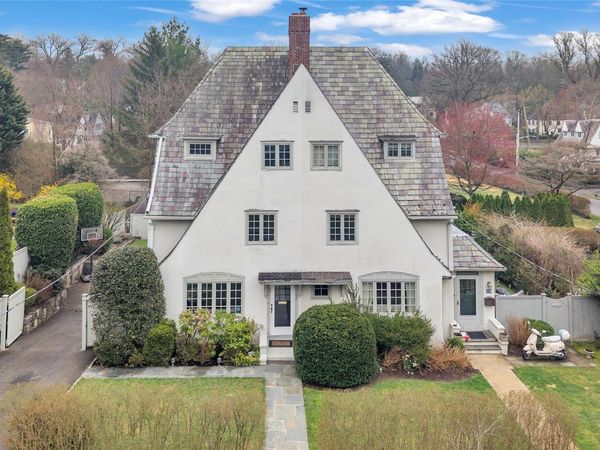 42 Tanglewylde Avenue , Bronxville, NY 10708