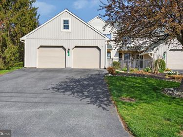 28 SHYBROOK COURT, ELIZABETHTOWN, PA 17022