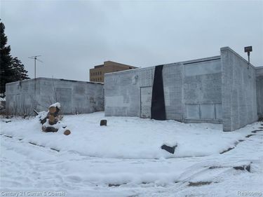 500 W Huron Street, Pontiac, MI 48341