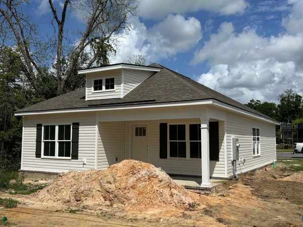 6 Roundtree Street, Statesboro, GA 30458