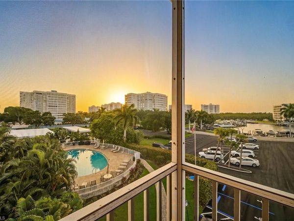 5 Bluebill AVE, Unit 410, NAPLES, FL 34108