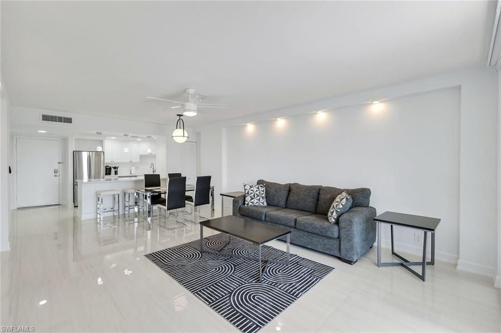 5 Bluebill Ave, Unit 410, Naples, FL 34108 Photo