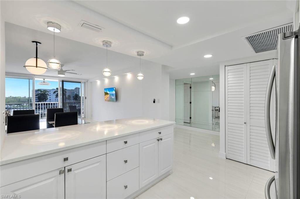 5 Bluebill Ave, Unit 410, Naples, FL 34108 Photo