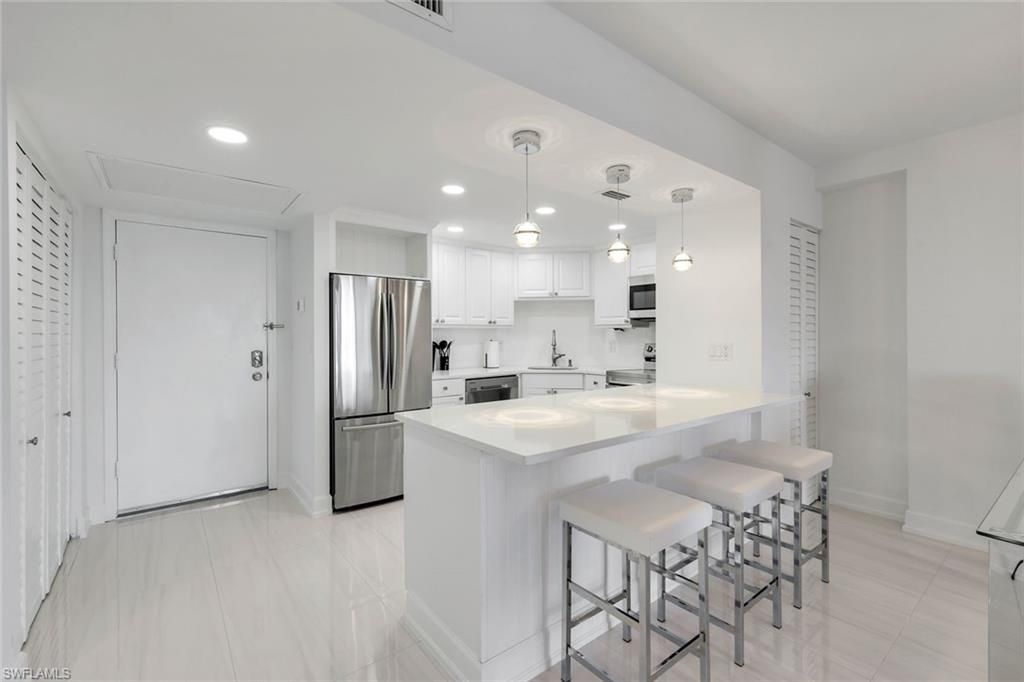 5 Bluebill Ave, Unit 410, Naples, FL 34108 Photo
