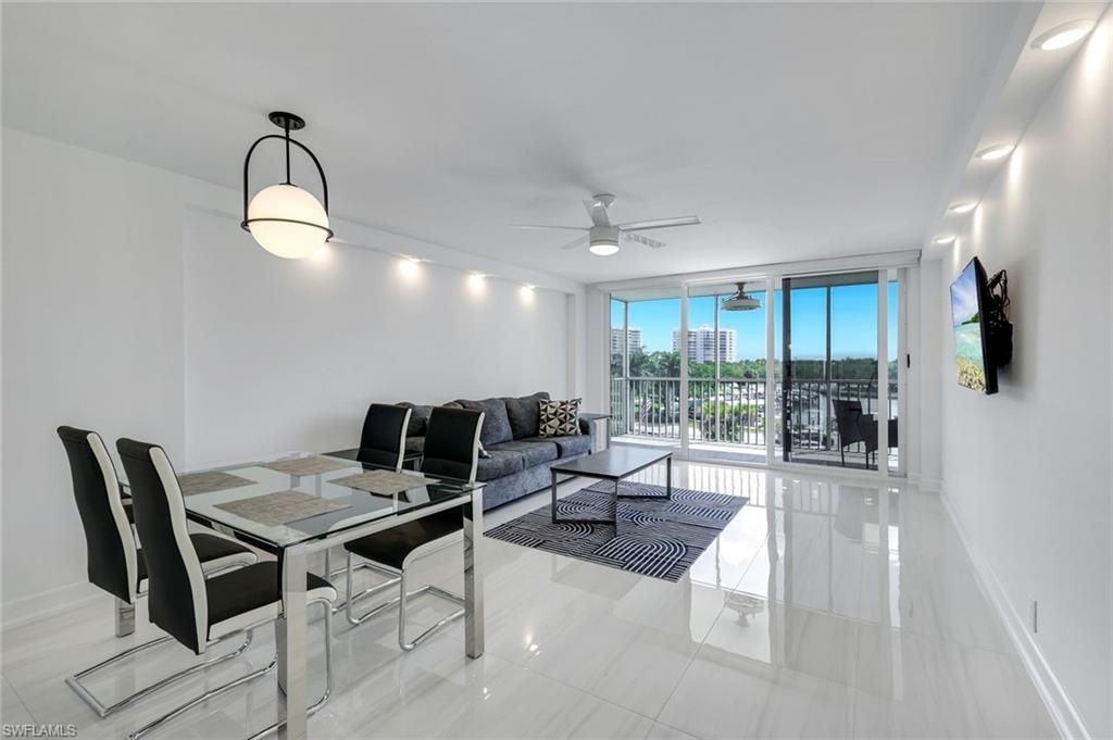 5 Bluebill Ave, Unit 410, Naples, FL 34108 Photo