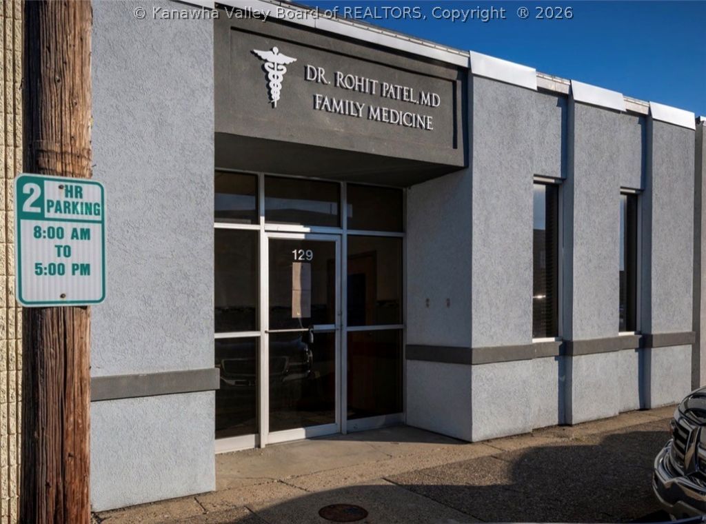 129 7th Avenue, South Charleston, WV 25303 Main Photo