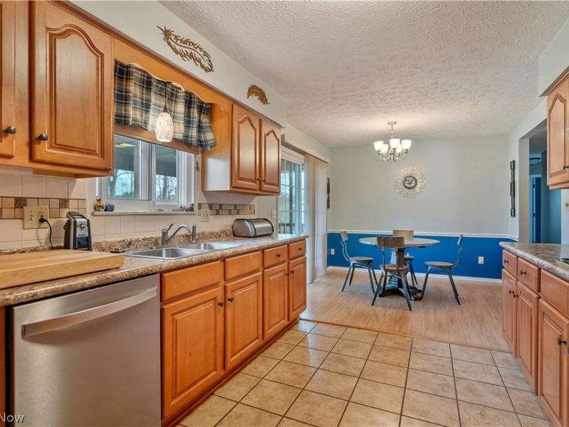 3217 Creekside Drive, Norton, OH 44203 Photo 11