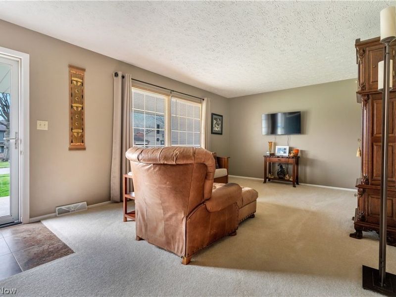 3217 Creekside Drive, Norton, OH 44203 Photo 8