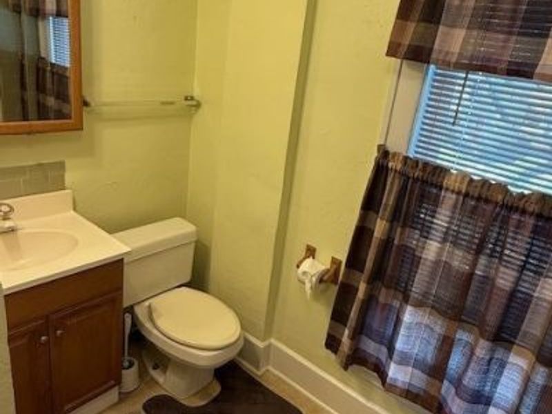 197 W State Street , Barberton, OH 44203 Photo 21