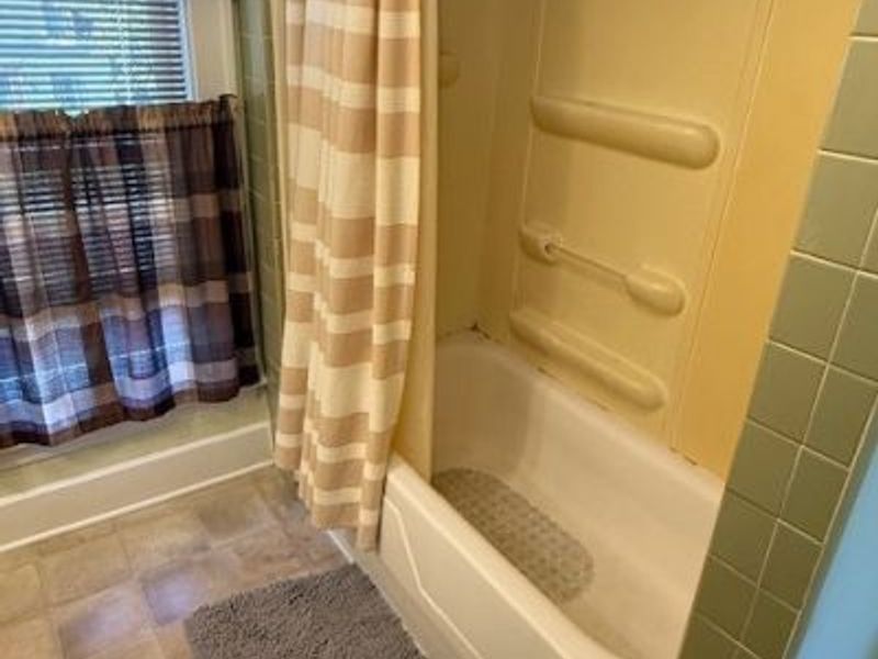 197 W State Street , Barberton, OH 44203 Photo 22