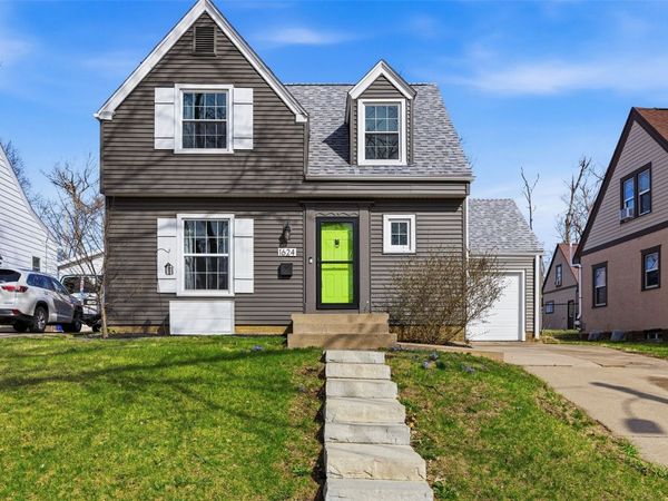 1624 Wildwood Dr NE, Cedar Rapids, IA 52402