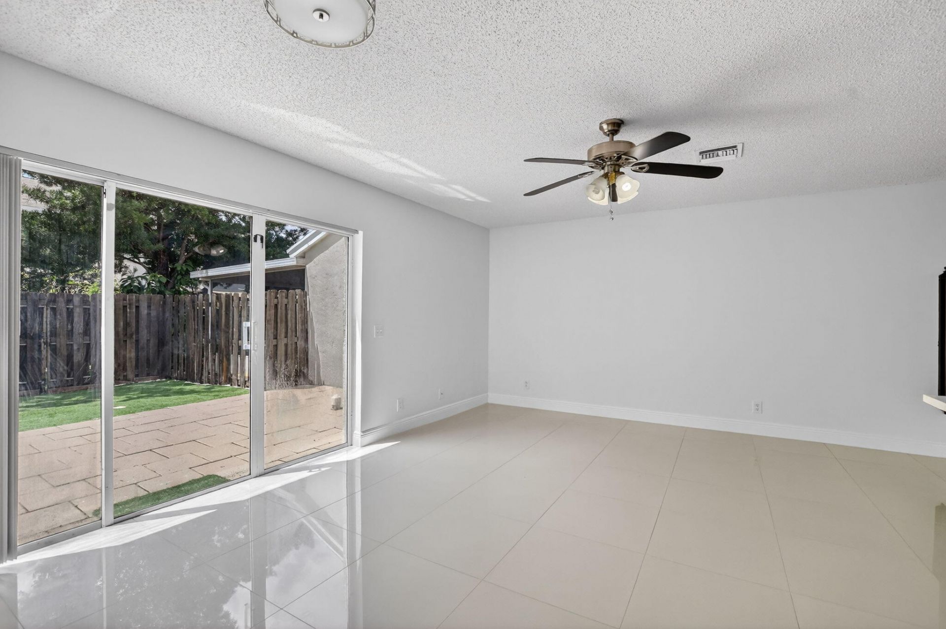 735 NW 42nd Place, Deerfield Beach, FL 33064 Photo