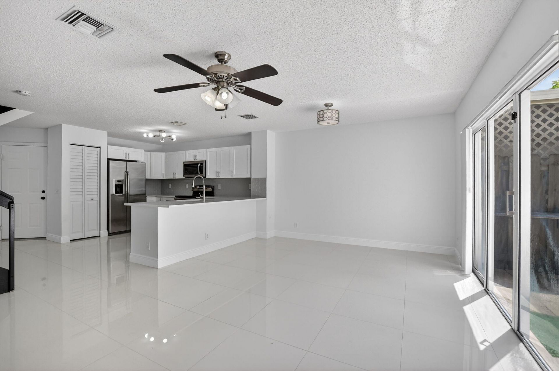 735 NW 42nd Place, Deerfield Beach, FL 33064 Photo