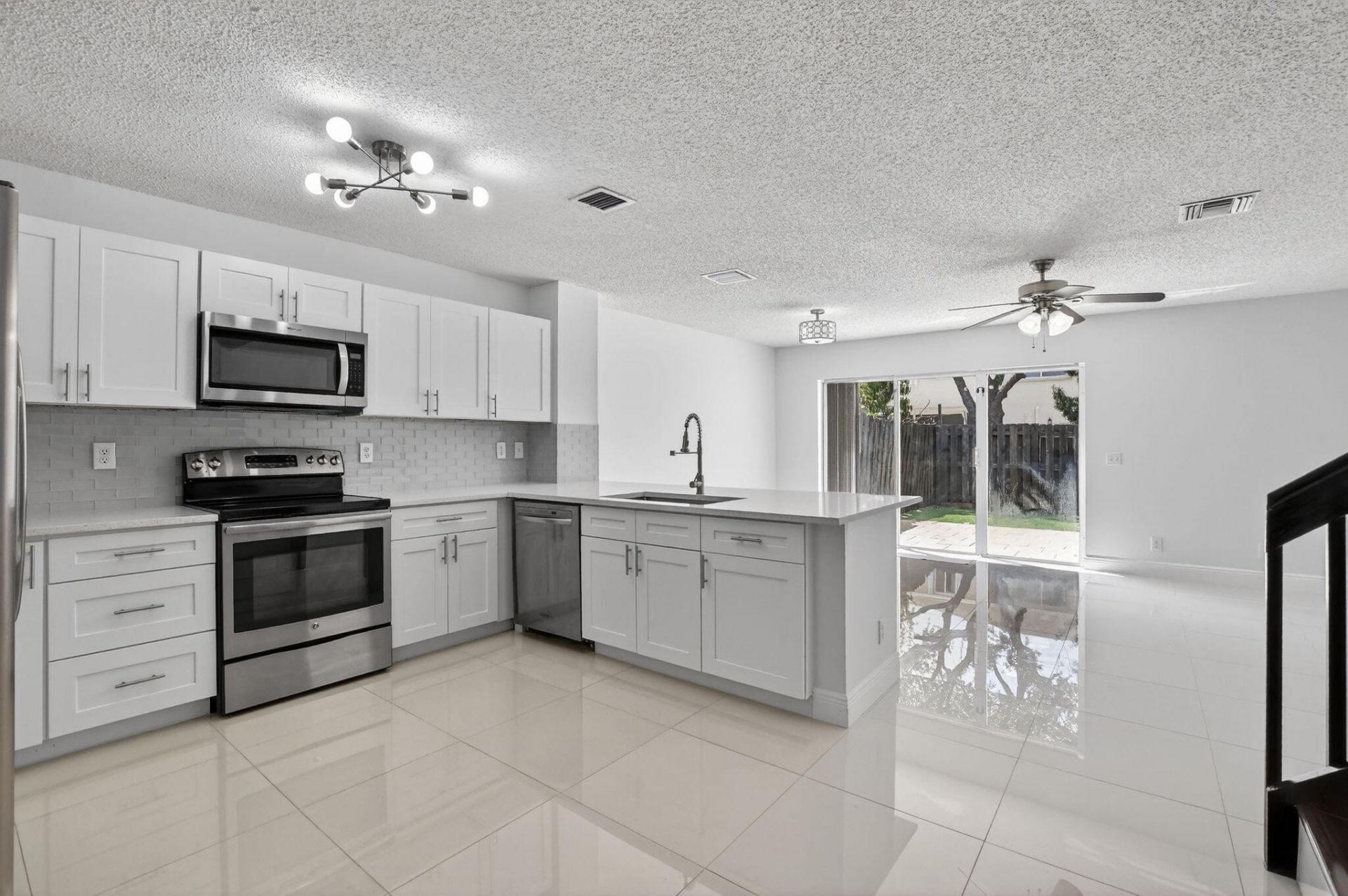 735 NW 42nd Place, Deerfield Beach, FL 33064 Photo