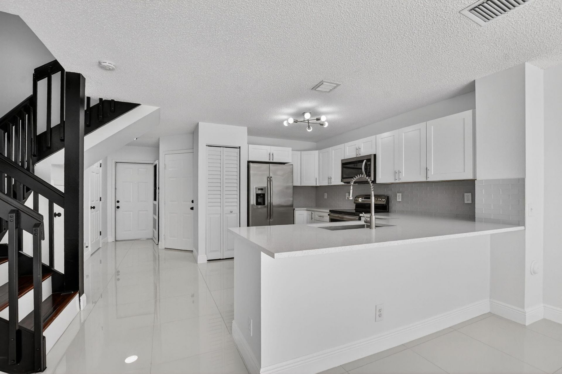735 NW 42nd Place, Deerfield Beach, FL 33064 Photo