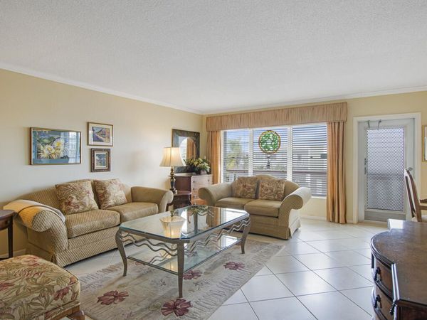 305 Wellington D, West Palm Beach, FL 33417