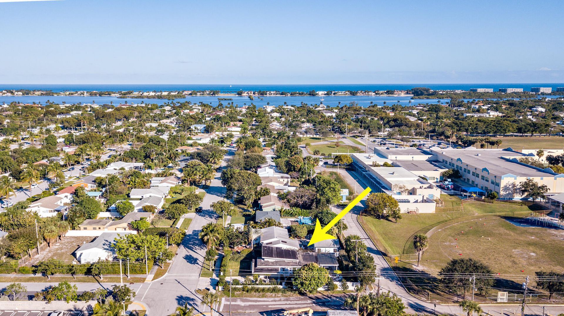 374 Maddock Street, West Palm Beach, FL 33405 Photo