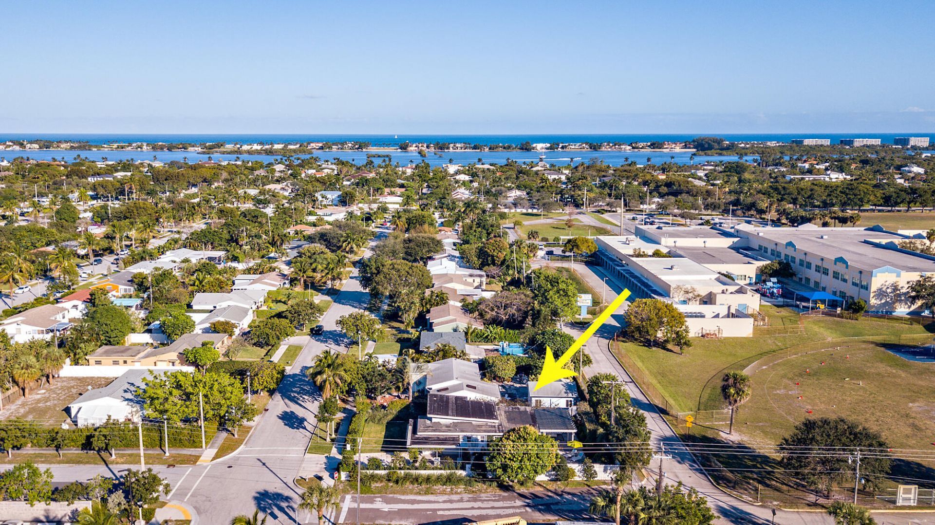 374 Maddock Street, West Palm Beach, FL 33405 Photo